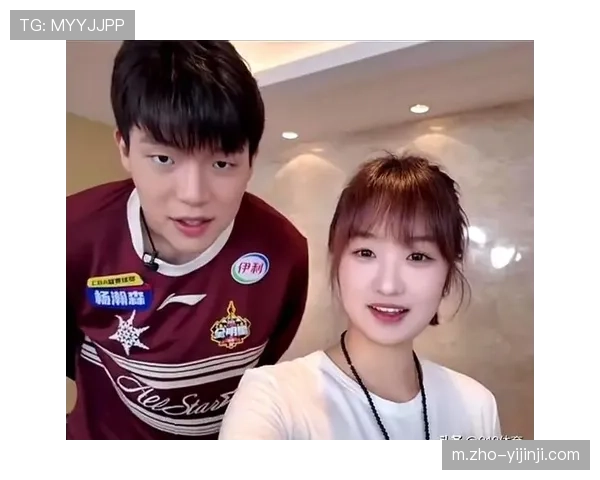 杨瀚森携女友现身洛杉矶韩料店 高个引人注目引热议 杨瀚森携女友现身洛杉矶韩料店 高个引人注目引热议